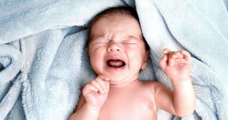 其实新生宝宝大哭都离不开这3种原因，新手父母一定要知道！